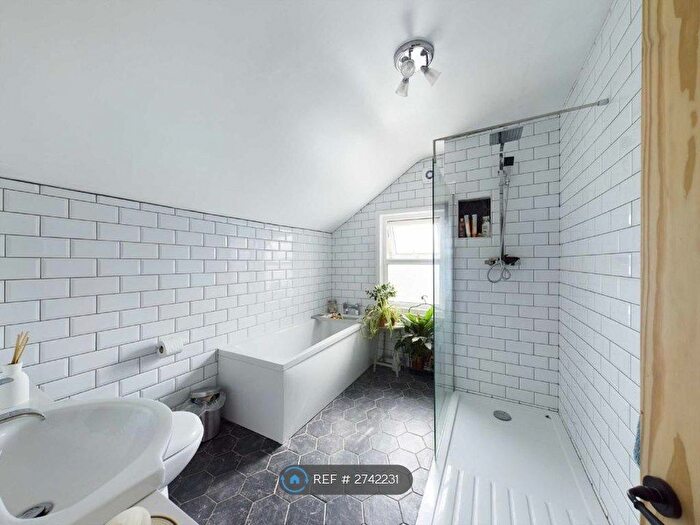 2 Bedroom End Terrace House To Rent In Rosebery Avenue, Gloucester, GL1