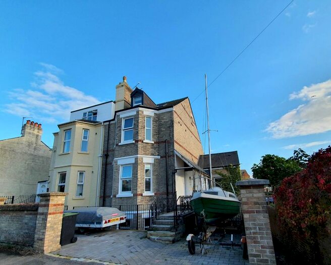 4 Bedroom Maisonette To Rent In Hanover Road, Weymouth DT4