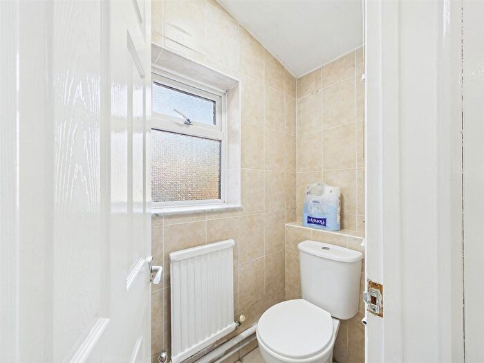 2 Bedroom Bungalow For Sale In Colton Gardens, London, N17