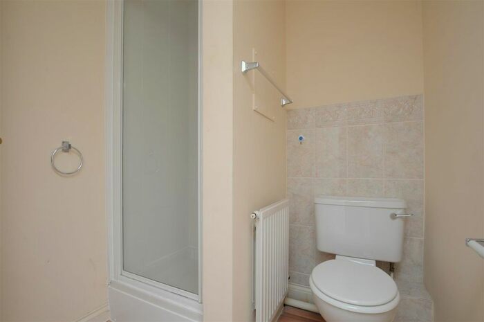 3 Bedroom Flat To Rent In Venneit Close, Oxford, OX1