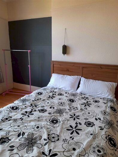 Studio To Rent In Hollyshaw Lane, Leeds, LS15