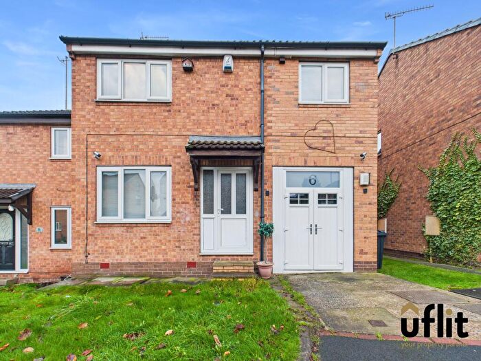 3 Bedroom Semi Detached House For Sale In Hadrian Road, Brinsworth, Rotherham, S60