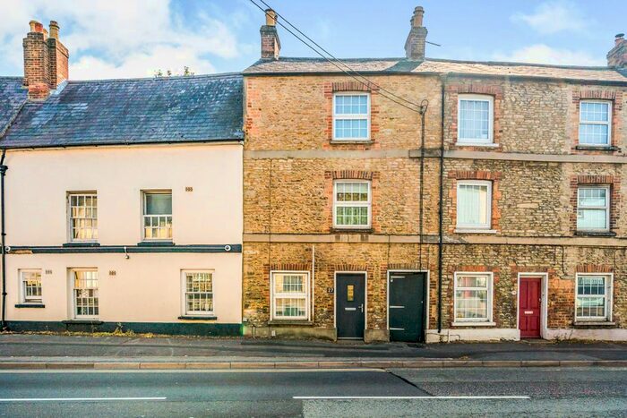 3 Bedroom Property To Rent In Kings End, Bicester, OX26