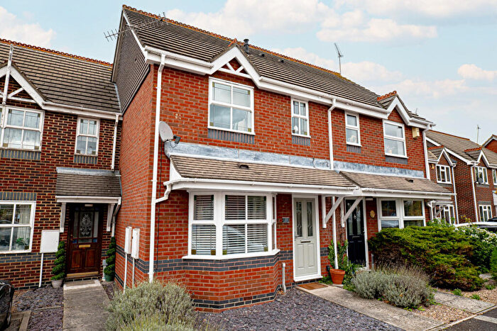 3 Bedroom Terraced House For Sale In Ruthven Close, Wickford, SS12