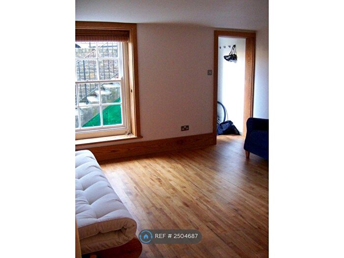 Studio To Rent In Arbour Square, London, E1
