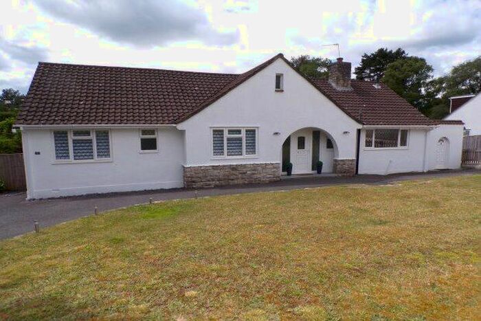 3 Bedroom Bungalow To Rent In Oaks Drive, Ringwood, BH24