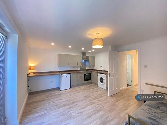 2 Bedroom Flat To Rent In Sterling Court, Birmingham, B1