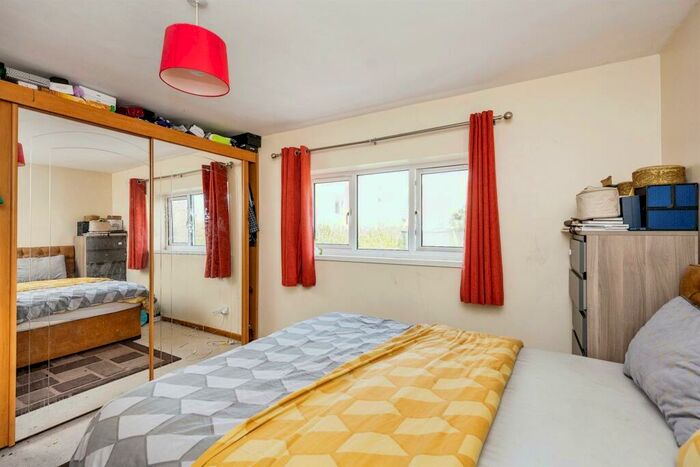 3 Bedroom End Of Terrace House For Sale In Killan Road, Dunvant, Swansea, SA2