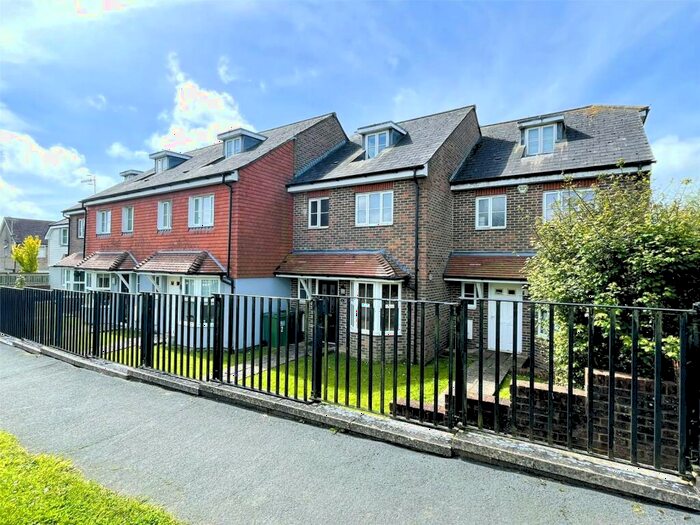 4 Bedroom House To Rent In Blanshard Close, Herstmonceux, BN27