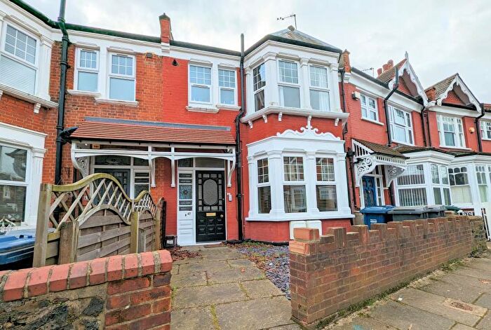 1 Bedroom Flat To Rent In Claverley Grove, Finchley, N3