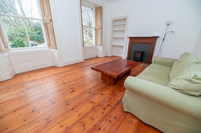 2 Bedroom Flat To Rent In Gladstone Terrace, Edinburgh, EH9