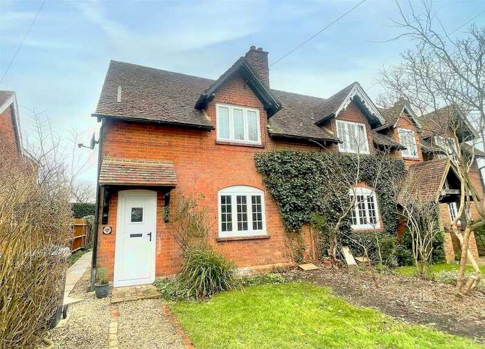 3 Bedroom Semi-Detached House To Rent In Trash Green, Burghfield, Reading, Berkshire, RG30