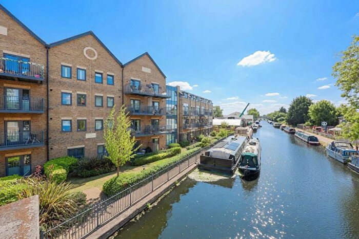 1 Bedroom Flat For Sale In Daneshill House, Uxbridge, UB8