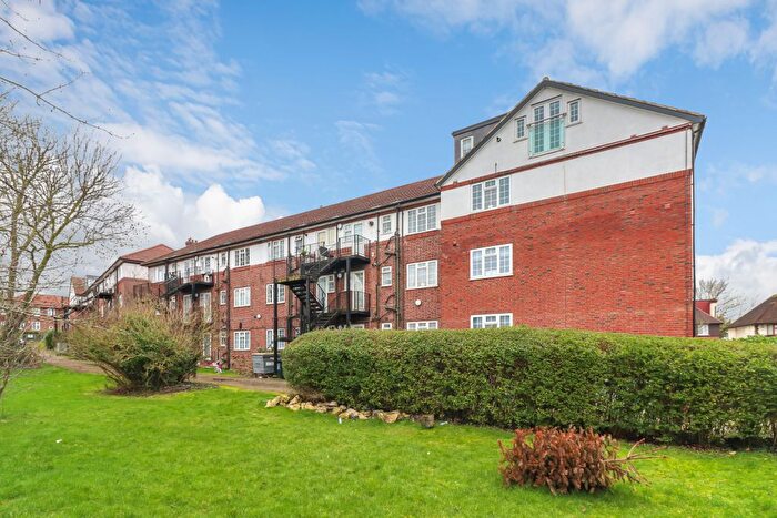 1 Bedroom Flat For Sale In Hale Court, Edgware, HA8