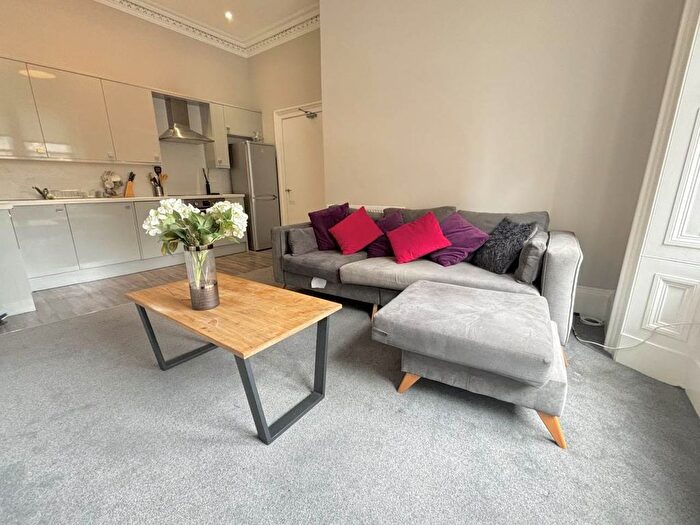 3 Bedroom Flat To Rent In Bruntsfield Place, Edinburgh, EH10