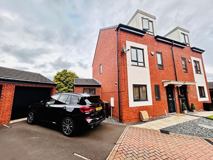 3 Bedroom Semi-Detached House For Sale In Wells Grove, Durham, County Durham, DH1