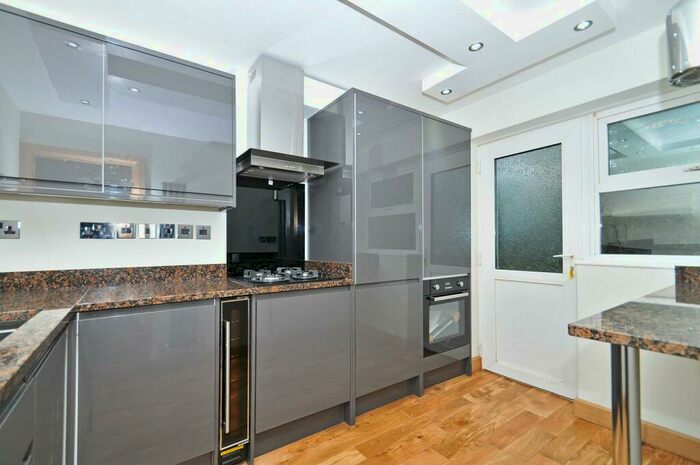 2 Bedroom Apartment To Rent In Stanley Park Road, SM6