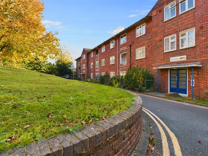 2 Bedroom Flat To Rent In Bromley Road, Brighton, BN2