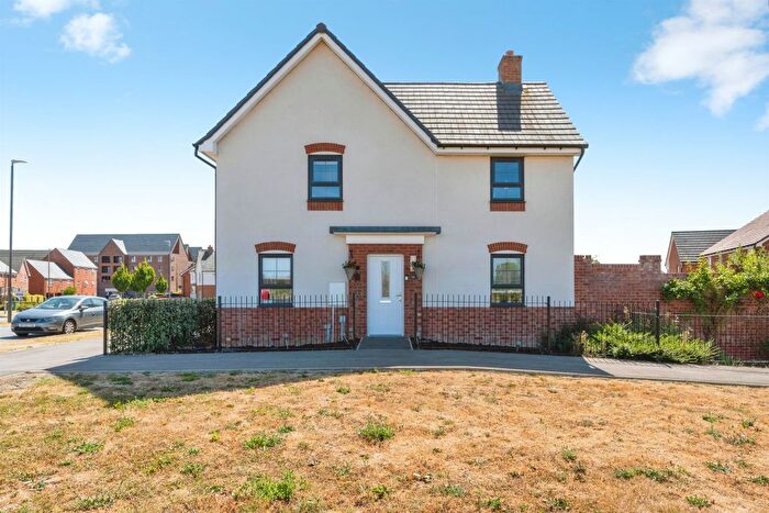 4 Bedroom Detached House For Sale In Armstrongs Fields, Broughton, Aylesbury, HP22