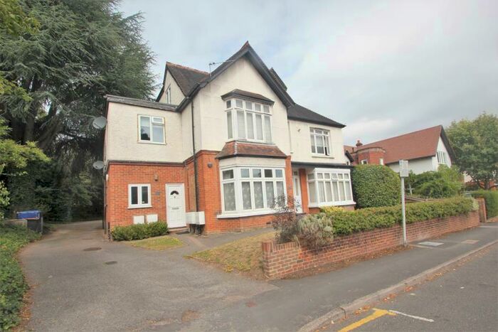 1 Bedroom Flat To Rent In Woking, Surrey, GU22