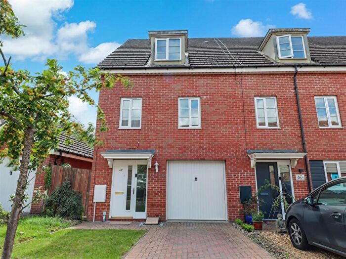3 Bedroom End Of Terrace House For Sale In Rose Avenue, Costessey, NR8