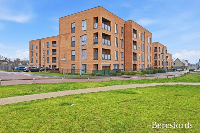 2 Bedroom Flat For Sale In Windstar Drive, South Ockendon, RM15