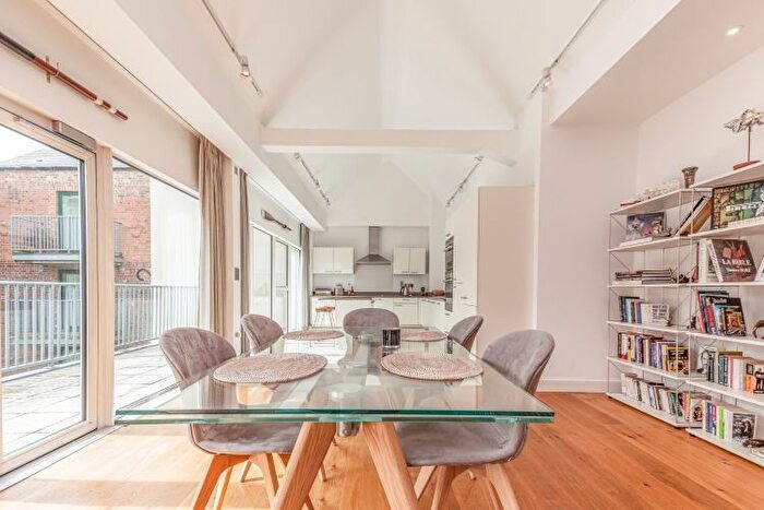 3 Bedroom Flat To Rent In Mill Street, City Centre, OX2