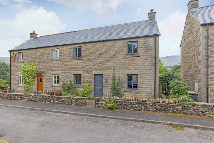 3 Bedroom Semi-Detached House For Sale In Hope Road, Edale, Hope Valley, S33