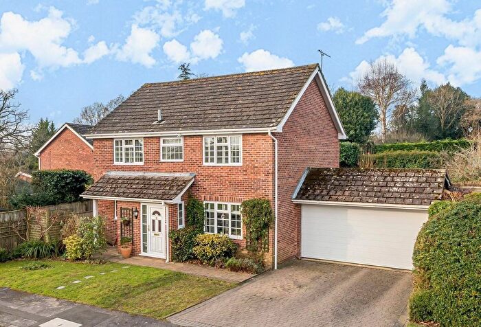 4 Bedroom Detached House For Sale In Corfield Close, Finchampstead, Berkshire, RG40