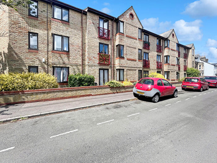 2 Bedroom Flat To Rent In Chamberlin Court, Cambridge, CB4