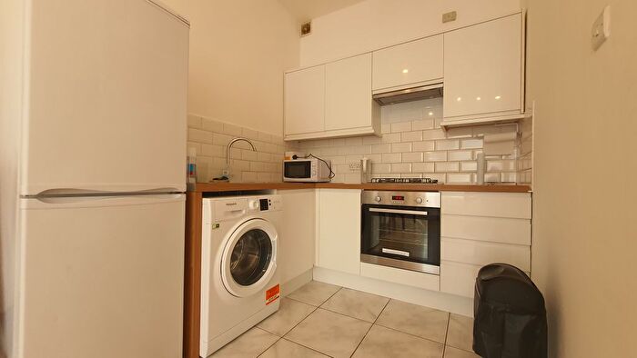 1 Bedroom Flat To Rent In Mayfair Avenue, Cranbrook, Ilford, IG1
