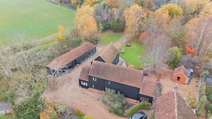 6 Bedroom Detached House For Sale In Common Farm, Chalton, LU4