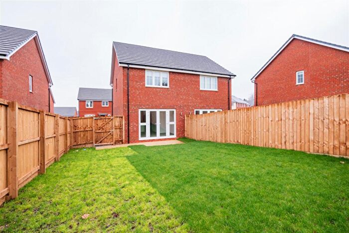 3 Bedroom Semi-Detached House To Rent In Butterworth Road, Sutton In Ashfield, NG17