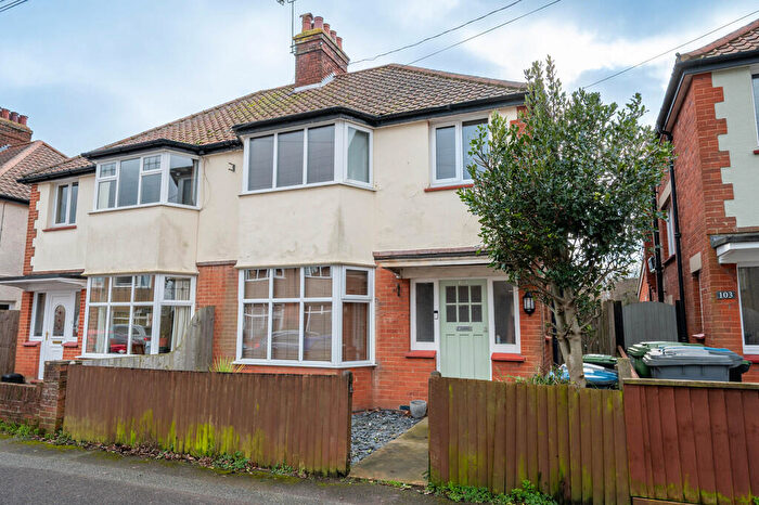 3 Bedroom Semi Detached House For Sale In Cornwall Road, Felixstowe, IP11
