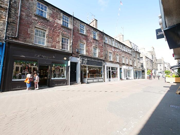 2 Bedroom Flat To Rent In Rose Street, City Centre, Edinburgh, EH2