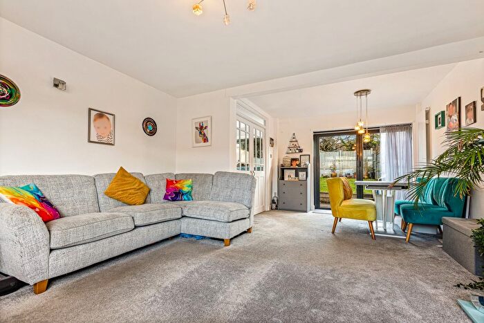 3 Bedroom Semi Detached House For Sale In The Woodlands, Countesthorpe, Leicester, Leicestershire, LE8