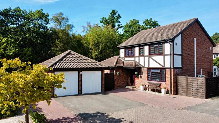 4 Bedroom House For Sale In Badgers Copse, Camberley, Surrey, GU15
