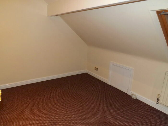 5 Bedroom Semi-Detached House To Rent In Preston New Road, Blackpool, FY4