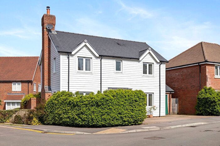 3 Bedroom Detached House For Sale In Longhurst Drive, Billingshurst, RH14