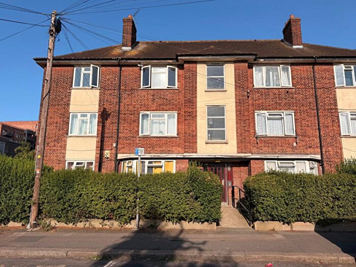 2 Bedroom Flat For Sale In Rectory Road, Dagenham, Barking And Dagenham, RM10