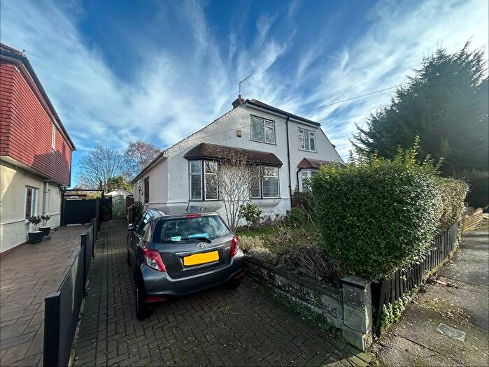 3 Bedroom Semi Detached House For Sale In Raeburn Avenue, West Dartford, DA1