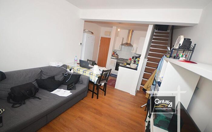 1 Bedroom Maisonette To Rent In |Ref: |, St. James Road, Southampton, SO15