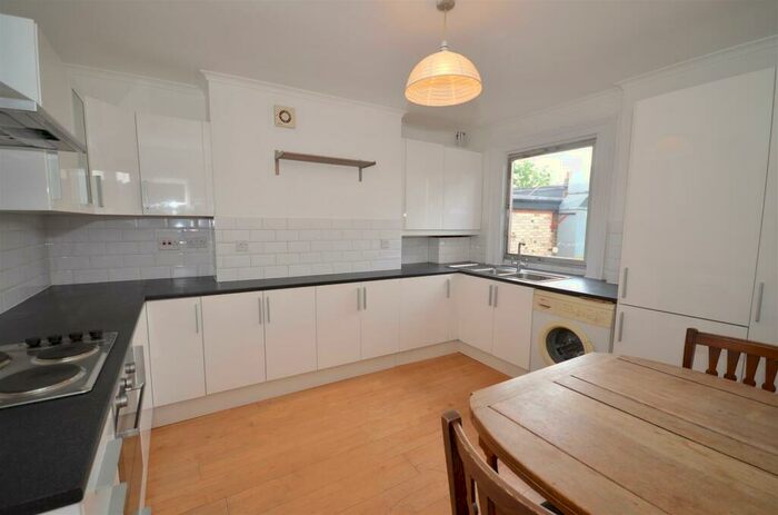 2 Bedroom Flat To Rent In Park Road, N8