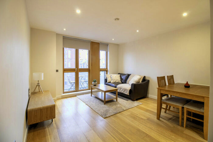 1 Bedroom Apartment To Rent In Watermans Place, LS1
