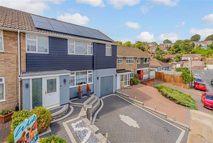 4 Bedroom Semi-Detached House For Sale In Kenwood Avenue, Walderslade, Chatham, Kent, ME5
