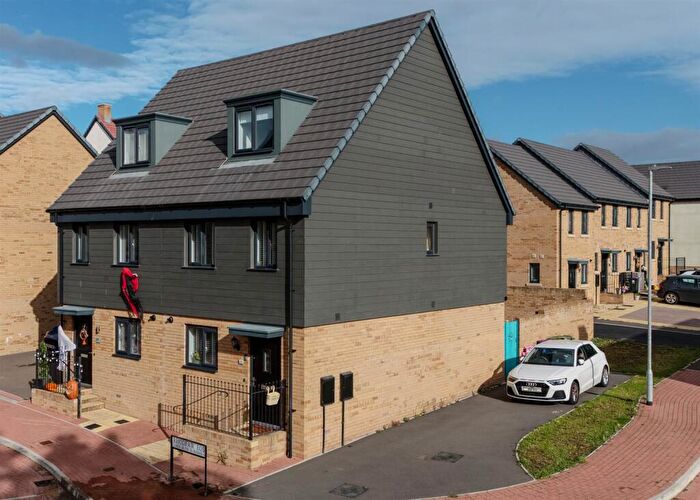 3 Bedroom Semi Detached House For Sale In Rhodfa'r Eos, Pontrhydyrun, Cwmbran, NP44