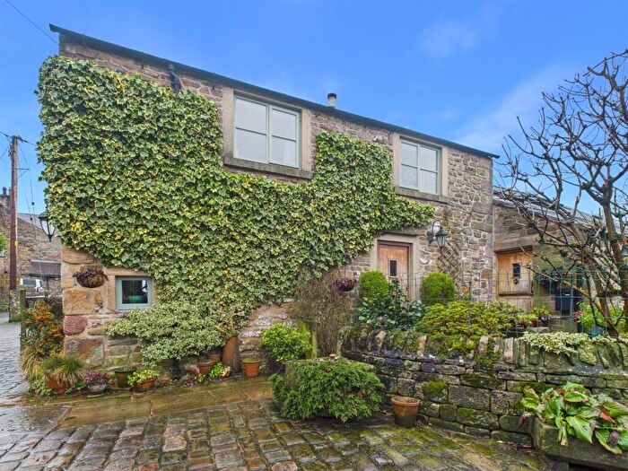 3 Bedroom Barn Conversion For Sale In Long Lane, Combs, High Peak, SK23