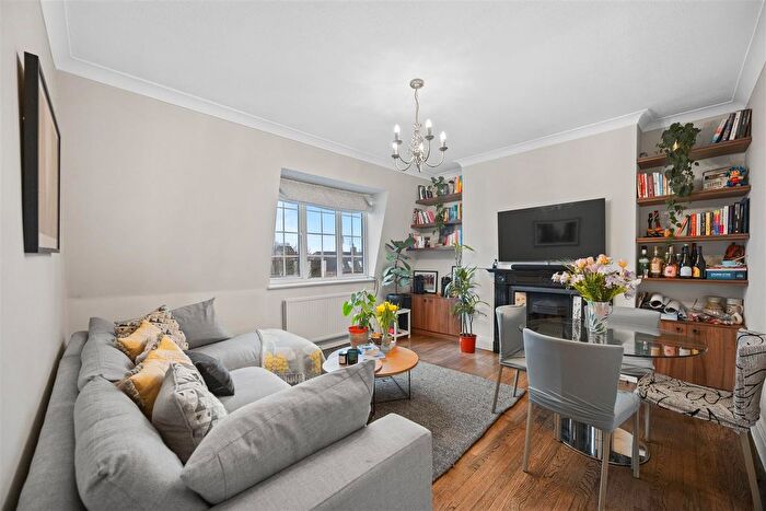 2 Bedroom Flat For Sale In Haverstock Hill, Belsize Park, NW3