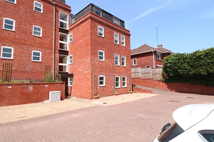 2 Bedroom Apartment For Sale In Kenilworth Hall, Bridge Street, CV8