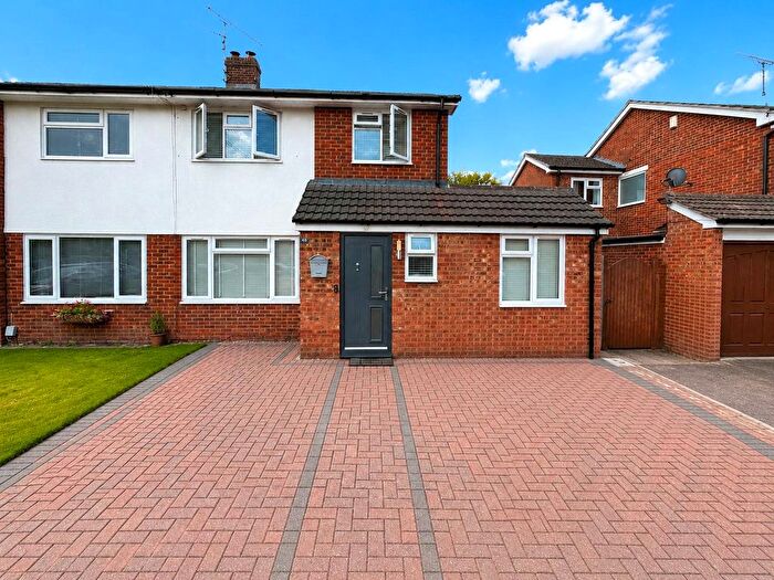 4 Bedroom Semi Detached House To Rent In Farnham Road, Fleet, Hampshire, GU51